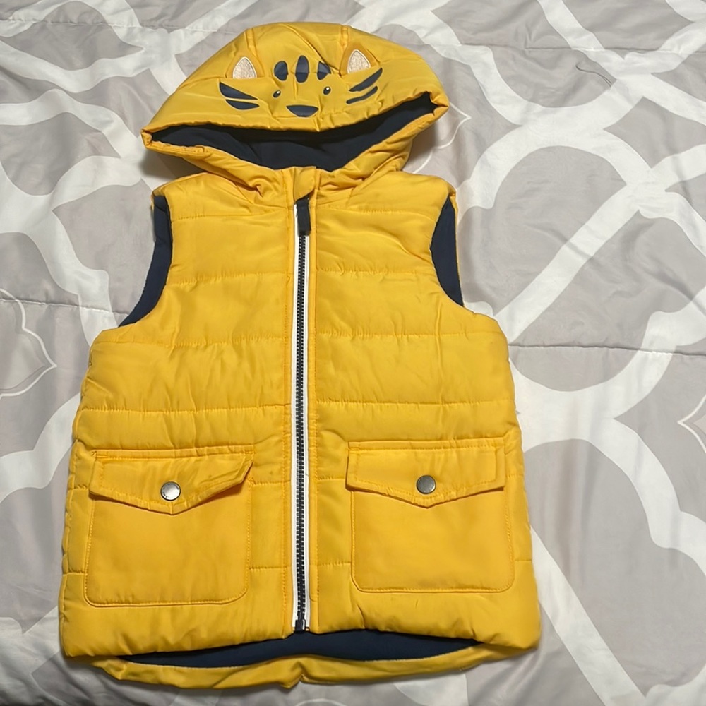Vest size 4t